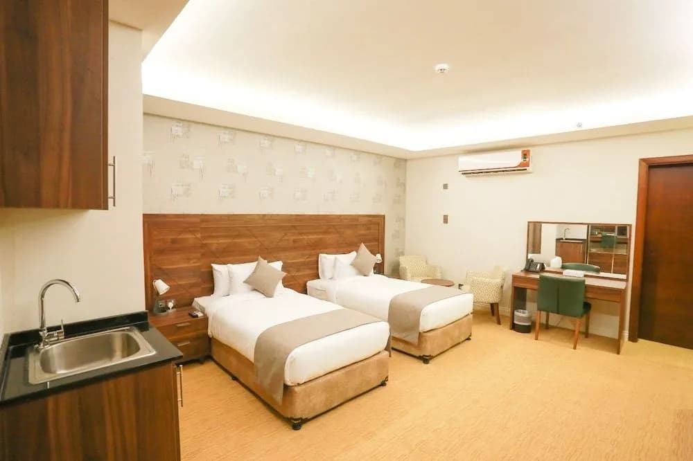 Oyyo Plaza Hotel - photo 5