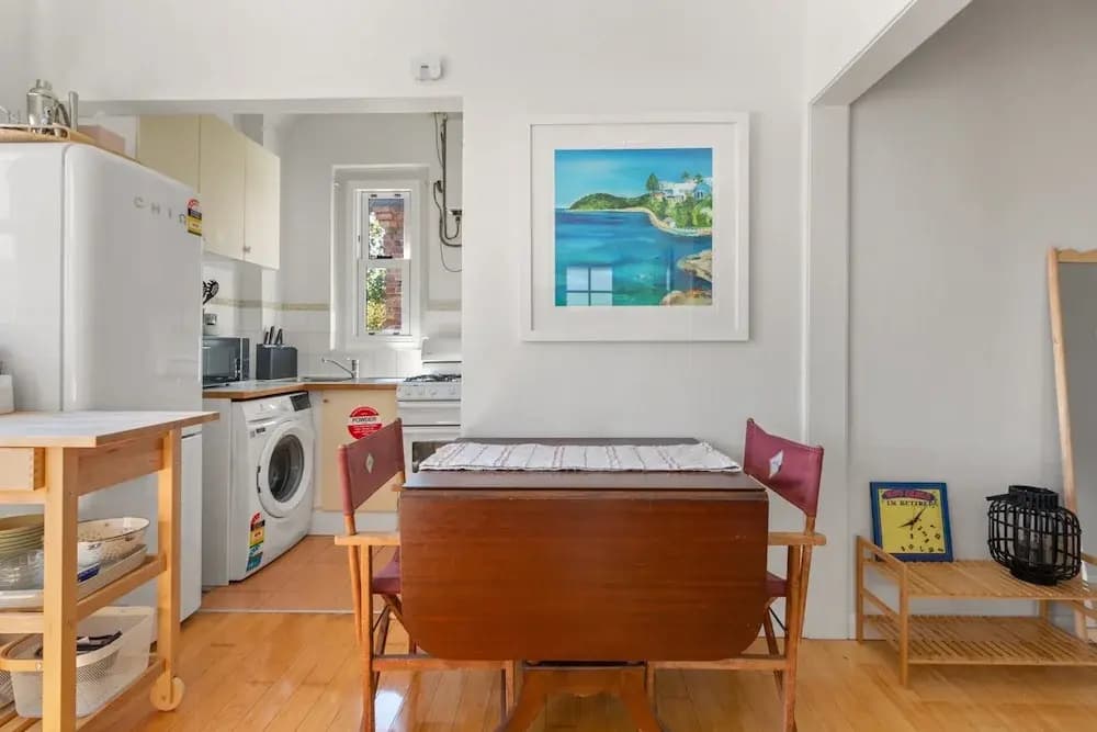 Charming 1-bed Apartment in Neutral Bay - photo 11
