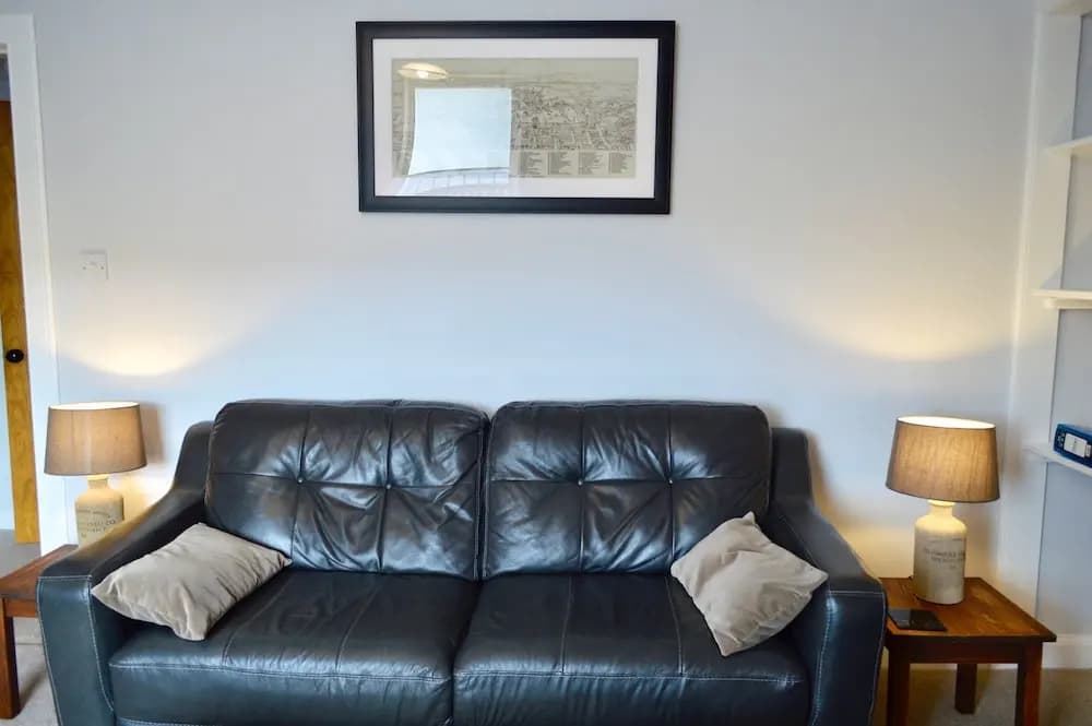 Comfortable 1 Bedroom Flat Near The Meadows - main photo