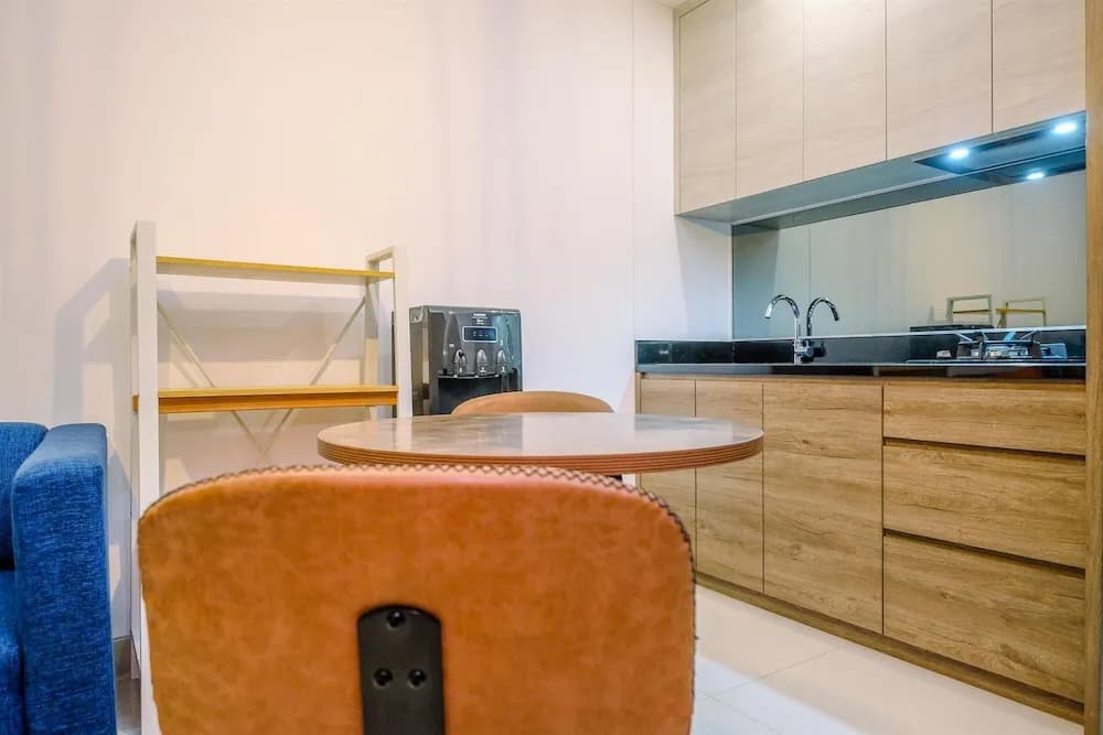 Best Homey And Nice 1Br At Ciputra World 2 Apartment - photo 4