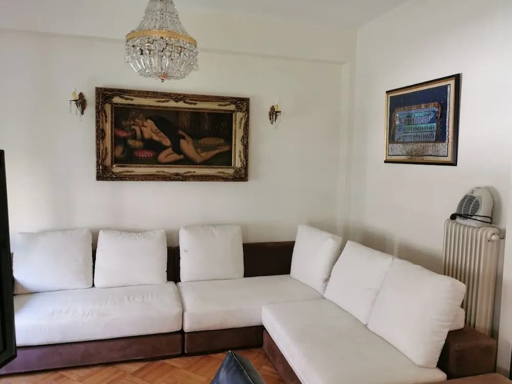 Captivating 1-bed Apartment in Athens - photo 1