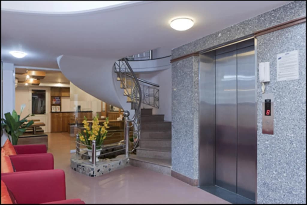 Urban Alley Hotel - photo 1