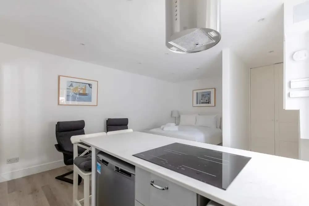 Sleek & Well-connected Studio Flat Archway! - photo 5