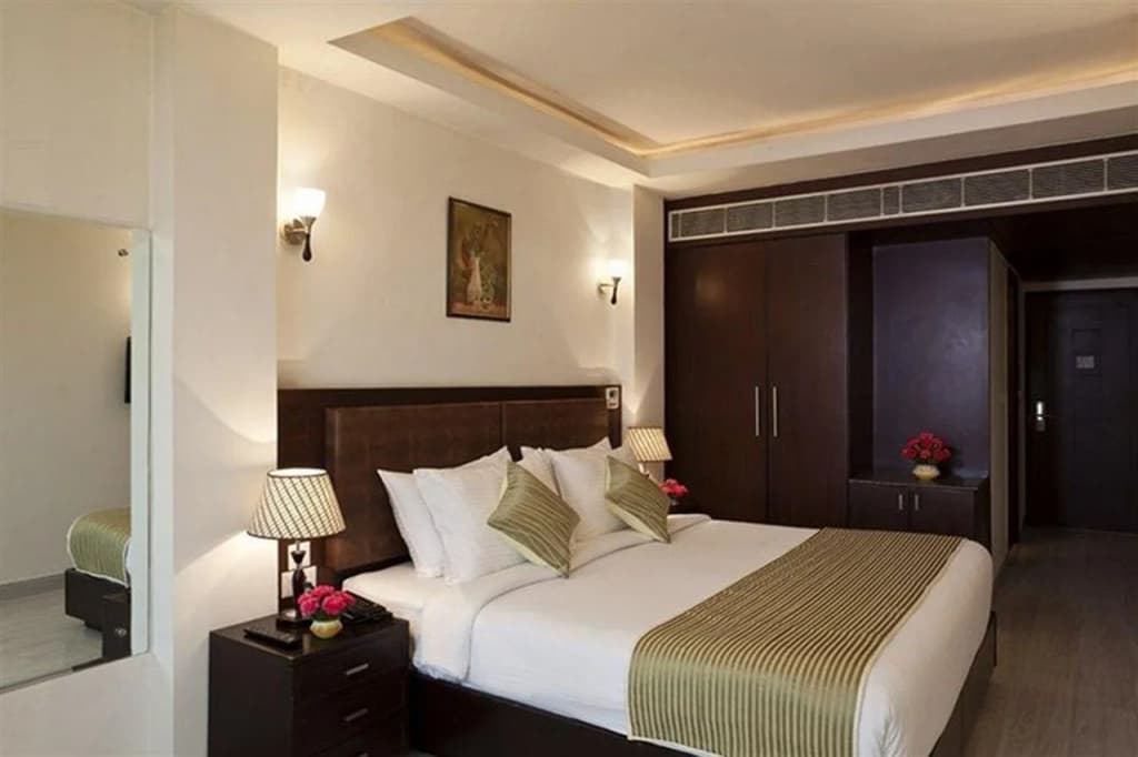 Hotel Saptagiri - photo 2