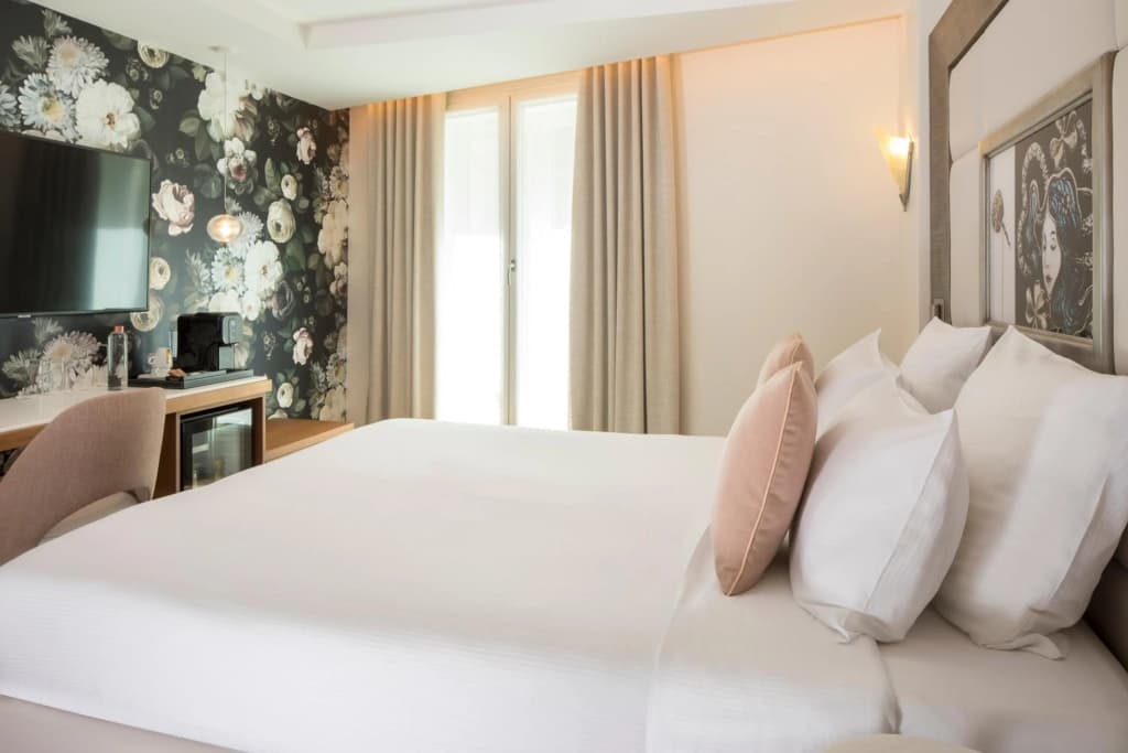 Hotel Des Champs Elysees - photo 19