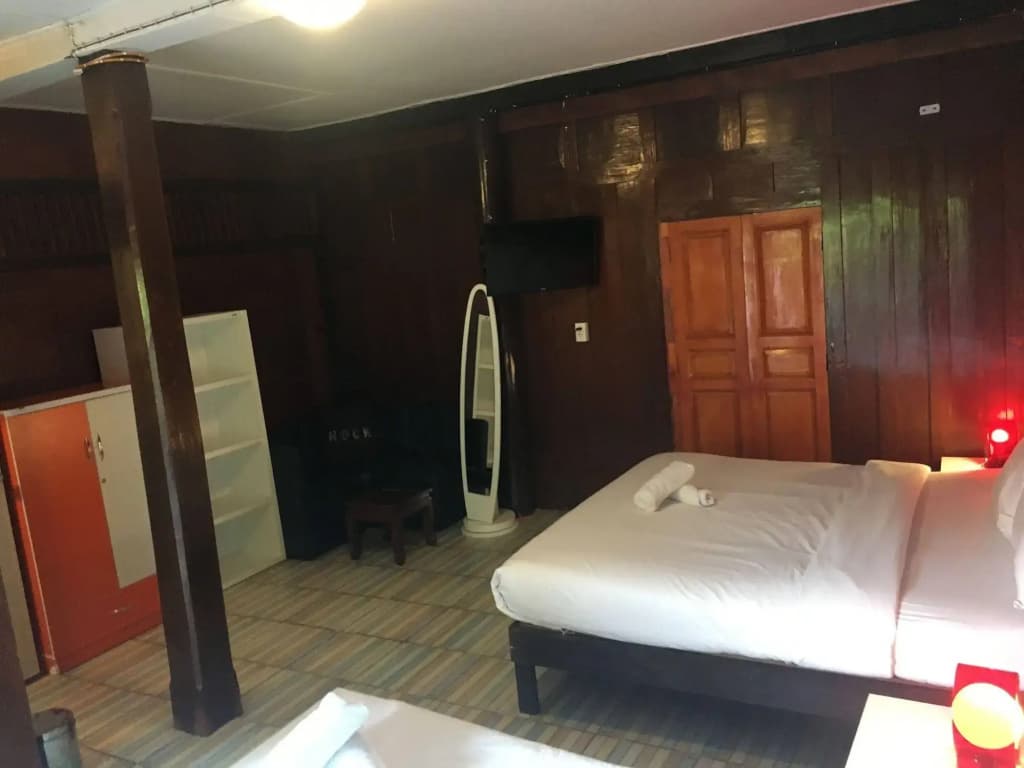 Victor Guesthouse - photo 2