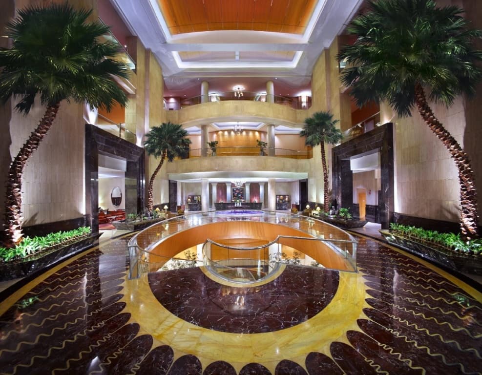 The Ritz-Carlton Jakarta, Mega Kuningan - photo 2