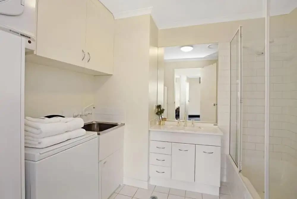 Platinum Apartments on Whiteman St - photo 6