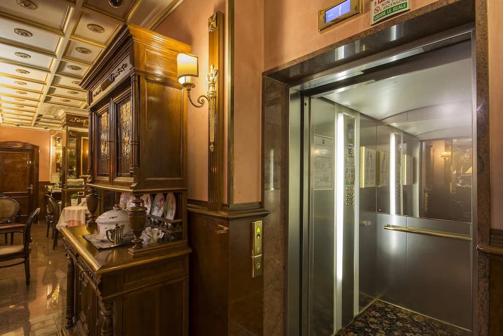 Hotel Vittoria - photo 24
