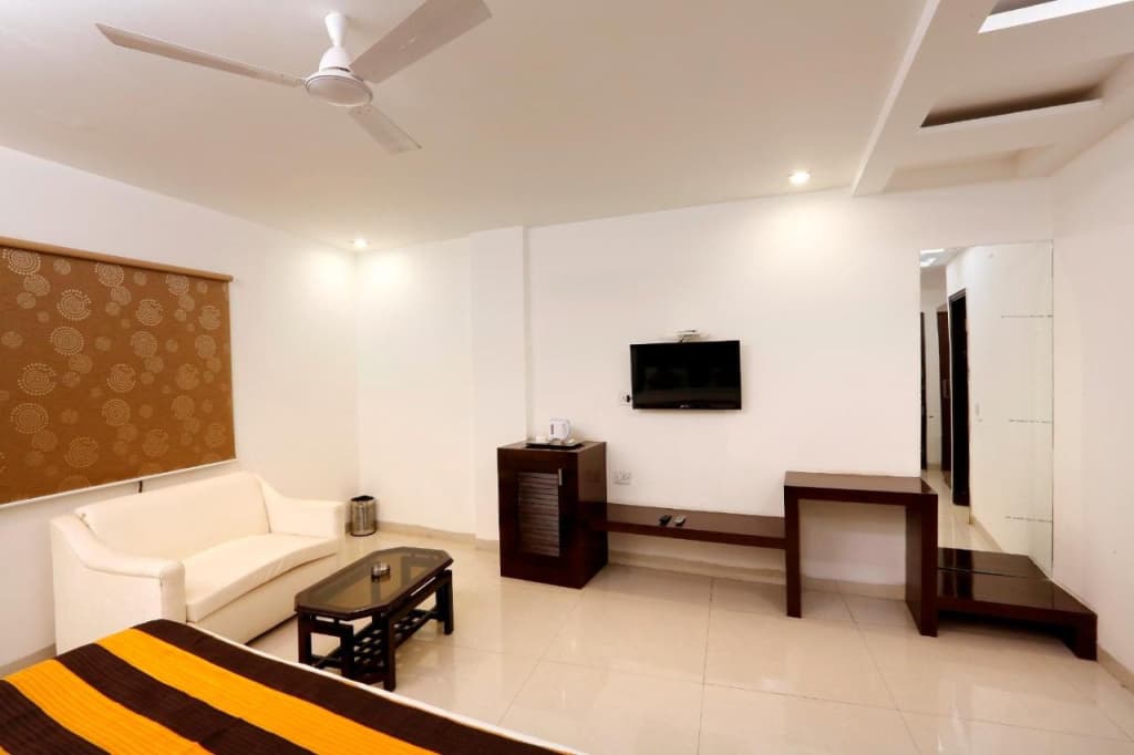 Hotel Anand Lok Inn Mahipalpur, IGI Delhi Airport - photo 22