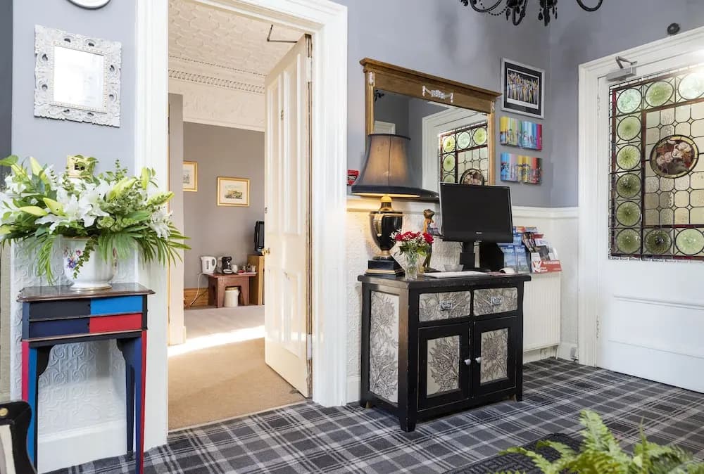 Claremont Guesthouse - photo 13