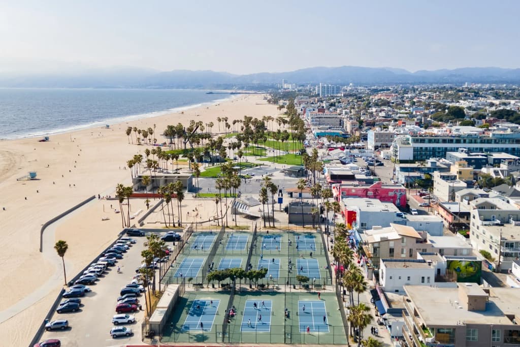 Venice View by Avantstay Walk to Venice Beach Rooftop, Ice Bath, Luxe Design - photo 45