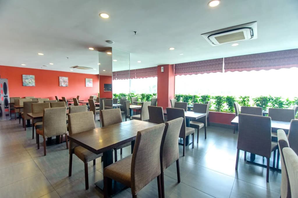 Metro Hotel - photo 17