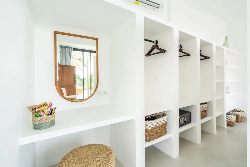 Villa Ozkar - Elegant 3 Bedroom Villa with Pool & Sunset Terrace - photo 23