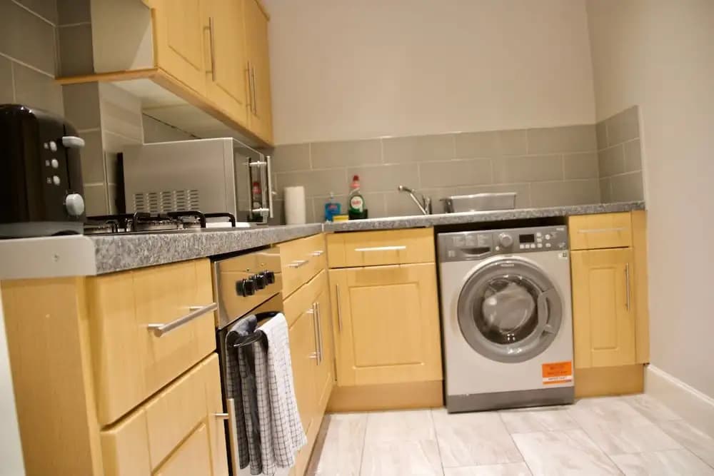 2 Bedroom Flat Off Leith Walk - photo 12