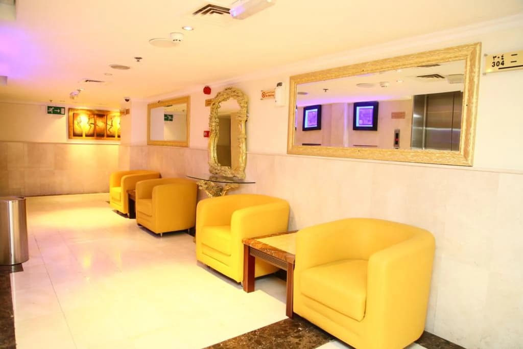 Saffron Hotel - photo 2