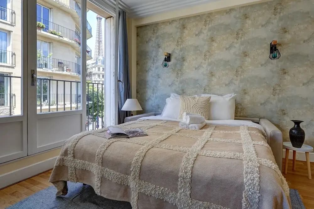 Elegant 1BR Near Eiffel & Champ de Mars - photo 2