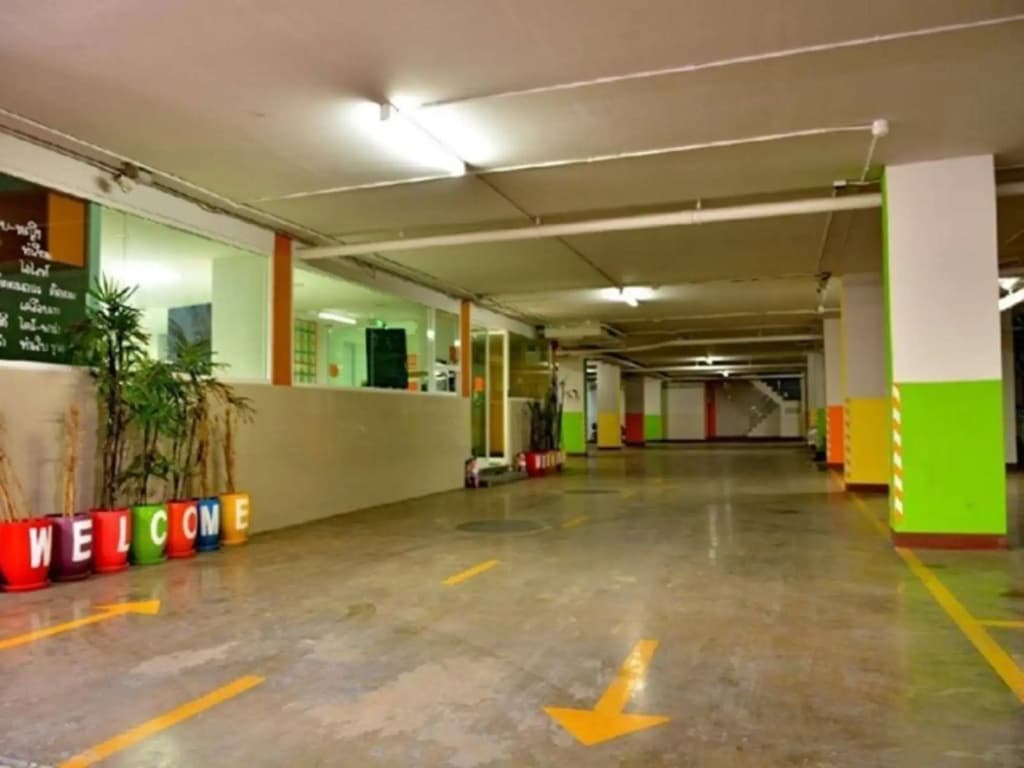 Int Place - photo 10