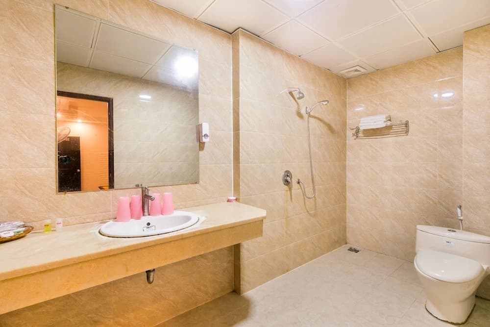 Habana Hotel by OYO Rooms - photo 9