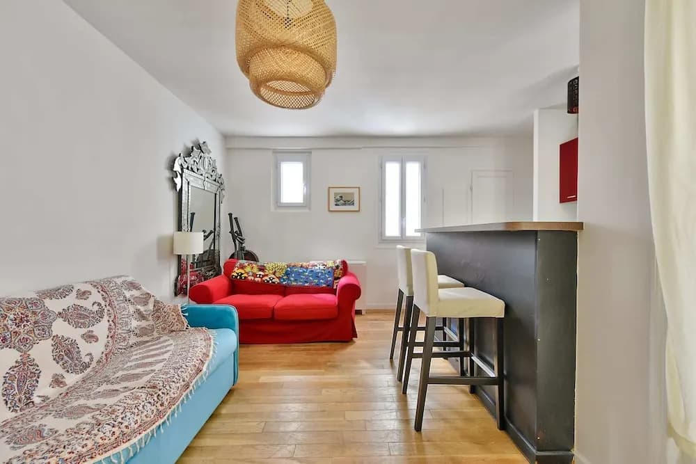 Superb Apartment at the Foot of the Sacré-coeur - photo 3
