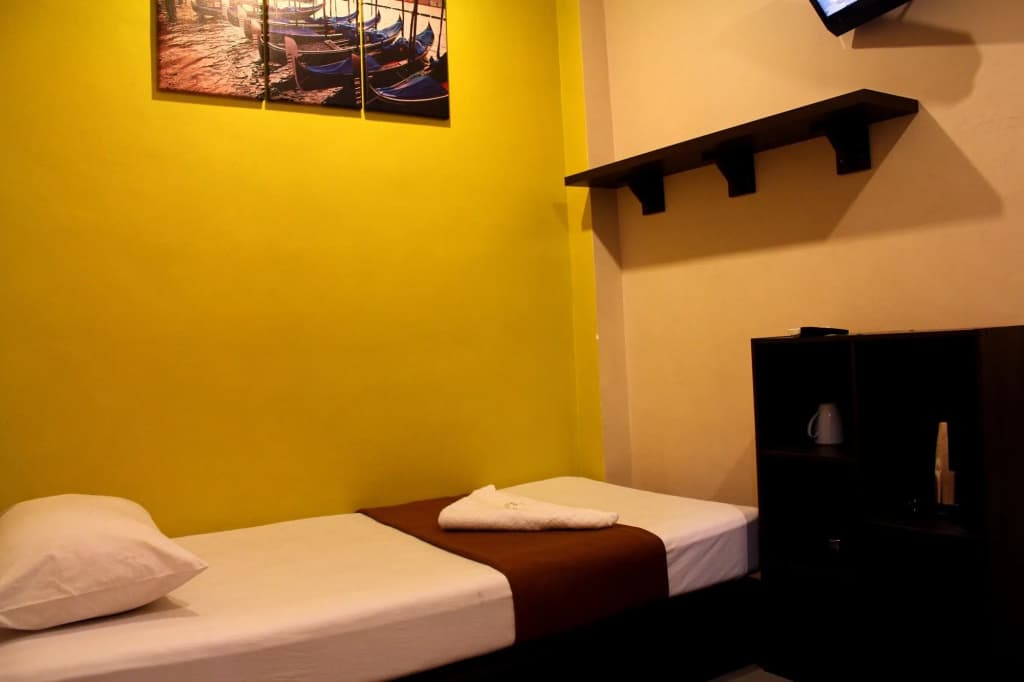 OYO 43927 Sassana Hotel (Sanitized Stay) - photo 3