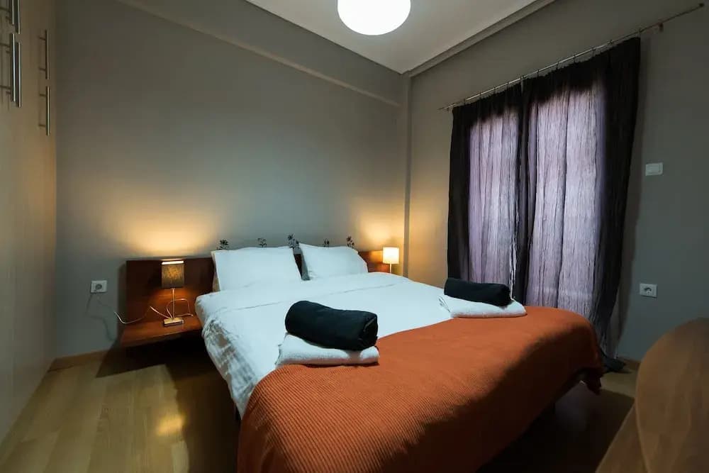 Central 3BD Apt. near Acropolis - photo 5