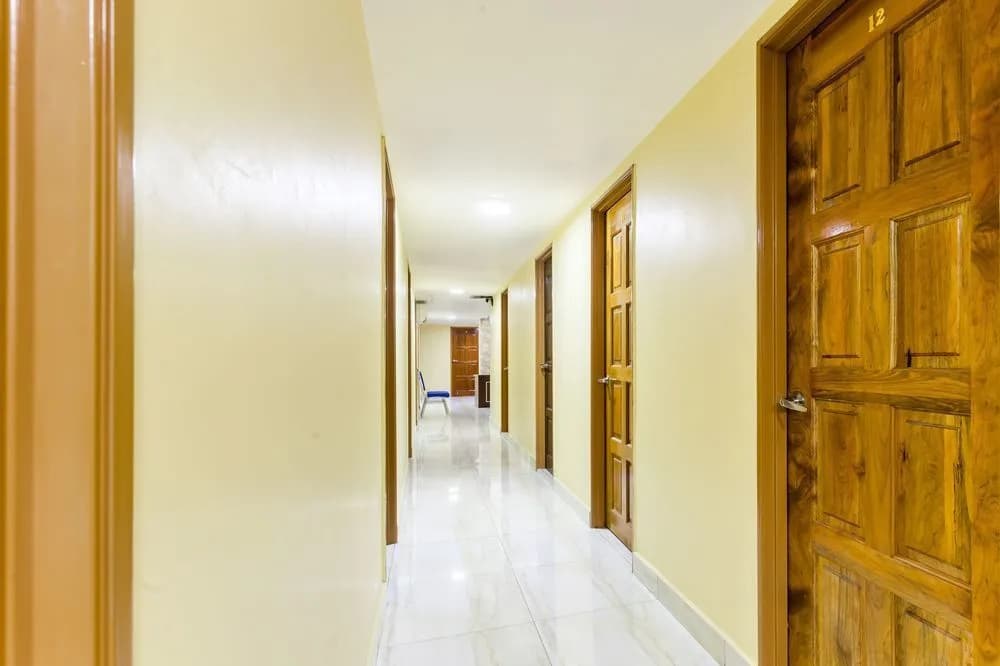 Everest Hotel by OYO Rooms - photo 11
