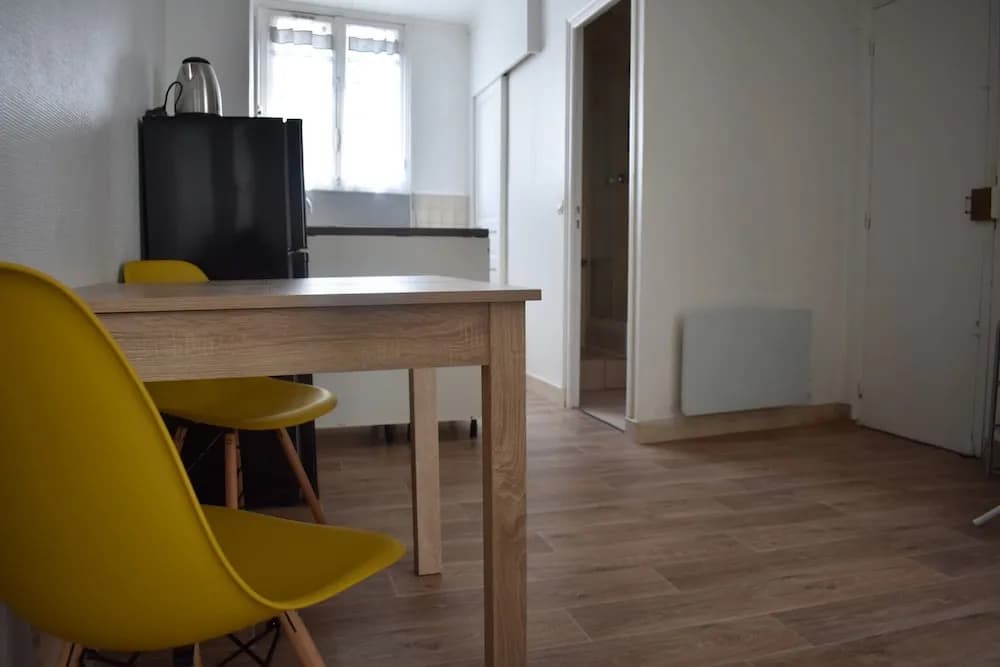 Parisian Apartment at the Foot of Montmartre - photo 2