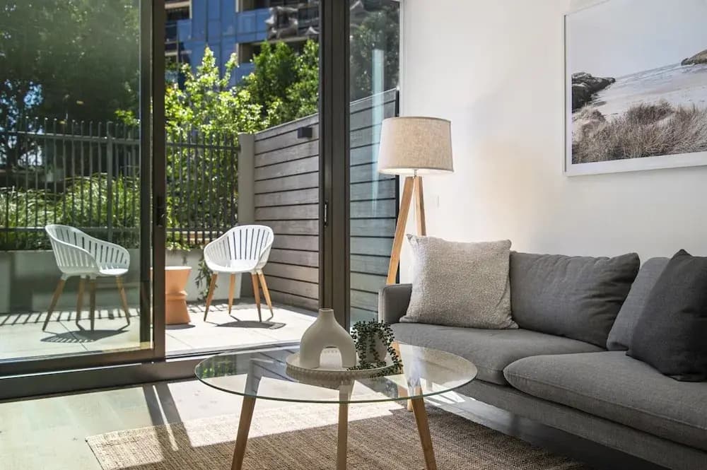 1BR Apartment Near CBD With Pool - photo 3