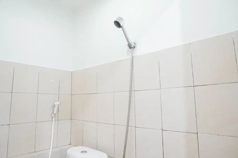 Nice And Cozy Living 2Br At Green Pramuka City Apartment - photo 7