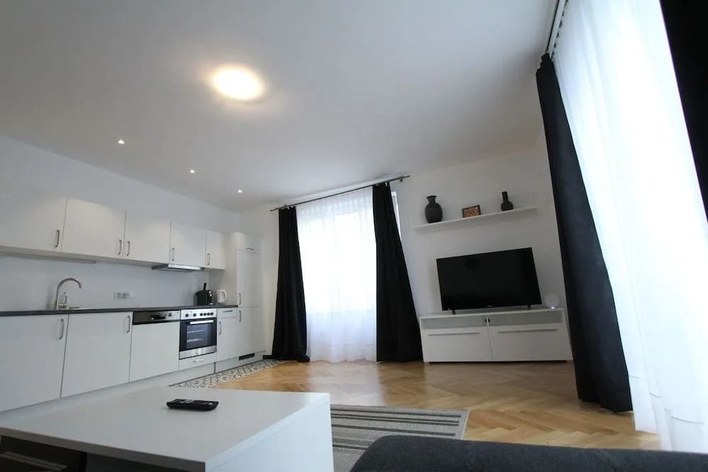 Edelweiss City Apartments State Opera - photo 2