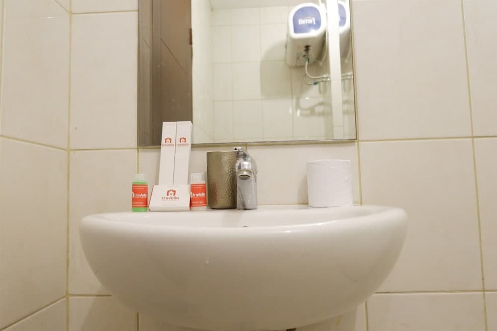1Br with Sofa Bed Thamrin Executive Apartment - photo 4