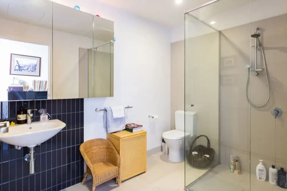 TALIA, 1BDR Carlton Apartment - photo 5