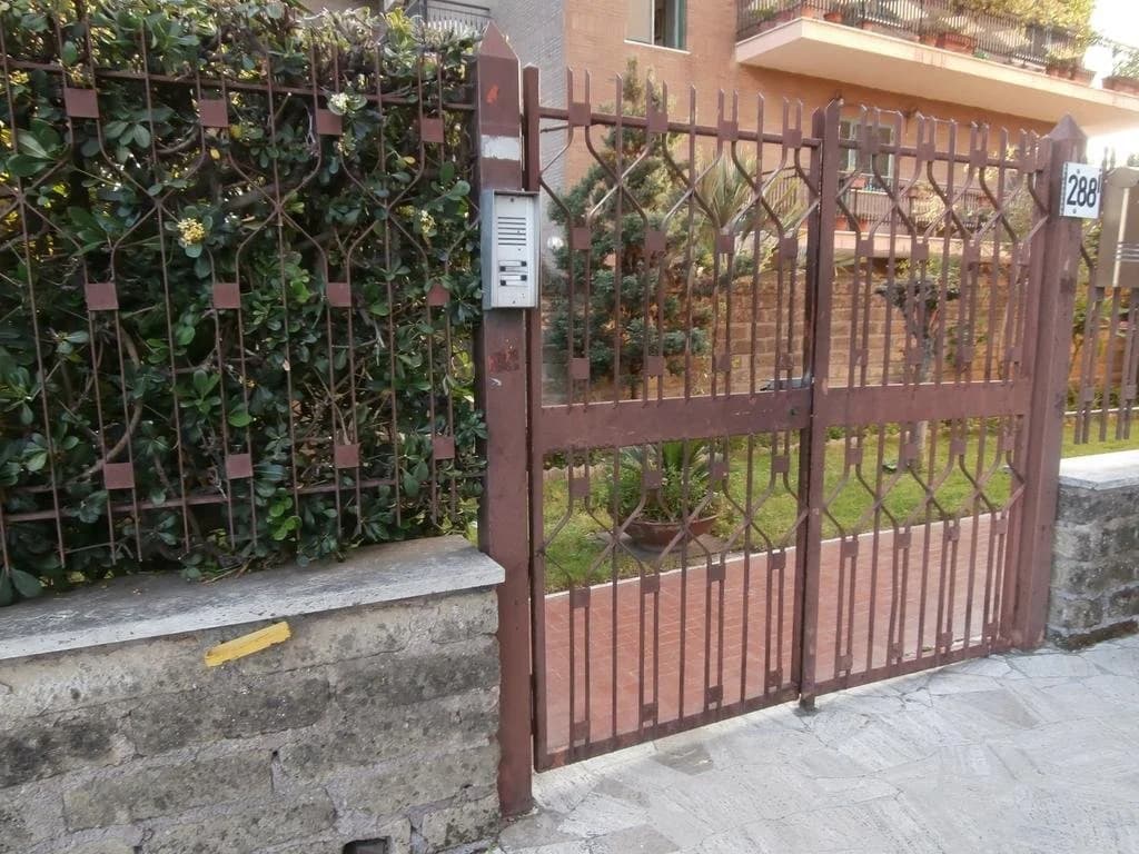 Charles's house - photo 10