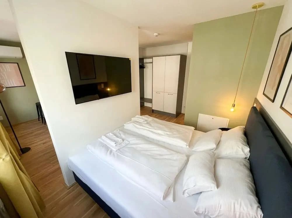 Premium Apartments with Air Conditioning - Dovers Yard - photo 5