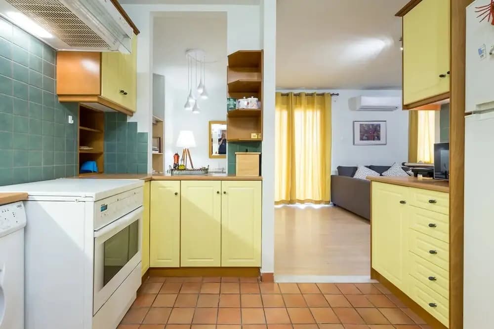 Downtown urban flat for 4 people in Plaka - photo 12