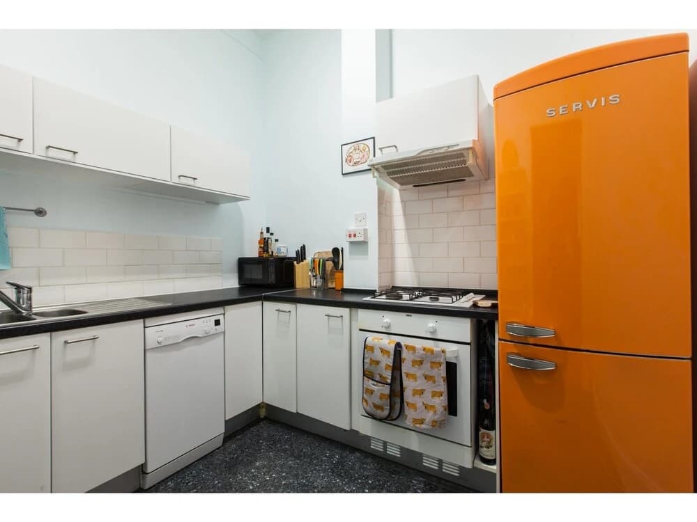 Spacious Leith Flat For 4 W/ Skyline View - photo 10
