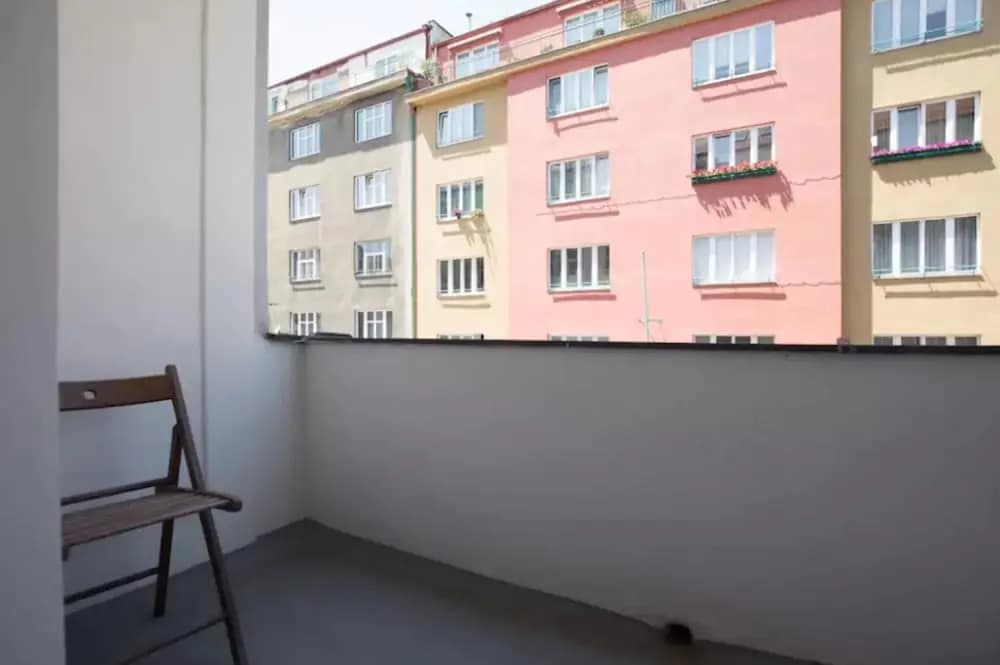 Chic And Spacious Buzulucka Apartment - photo 9