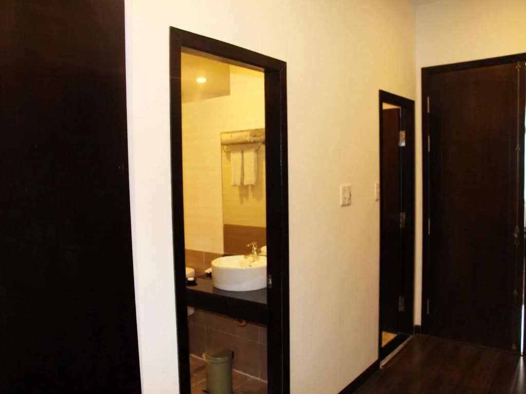 HSB Office and Apartment - photo 8