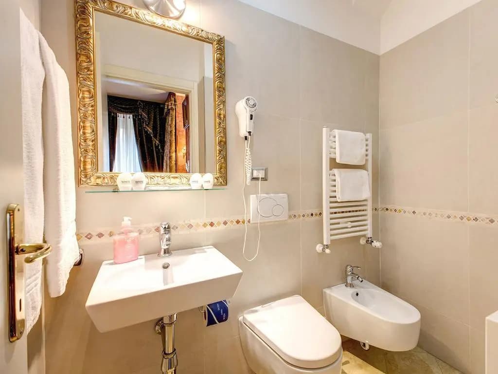 Domus Colosseo Hotel - photo 6