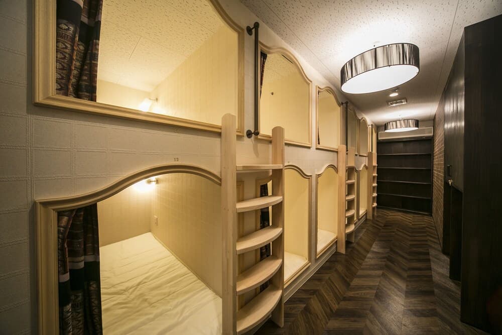 The Wardrobe Hostel Libreria - photo 2