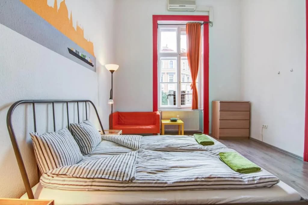 Oktogon Apartment - photo 22