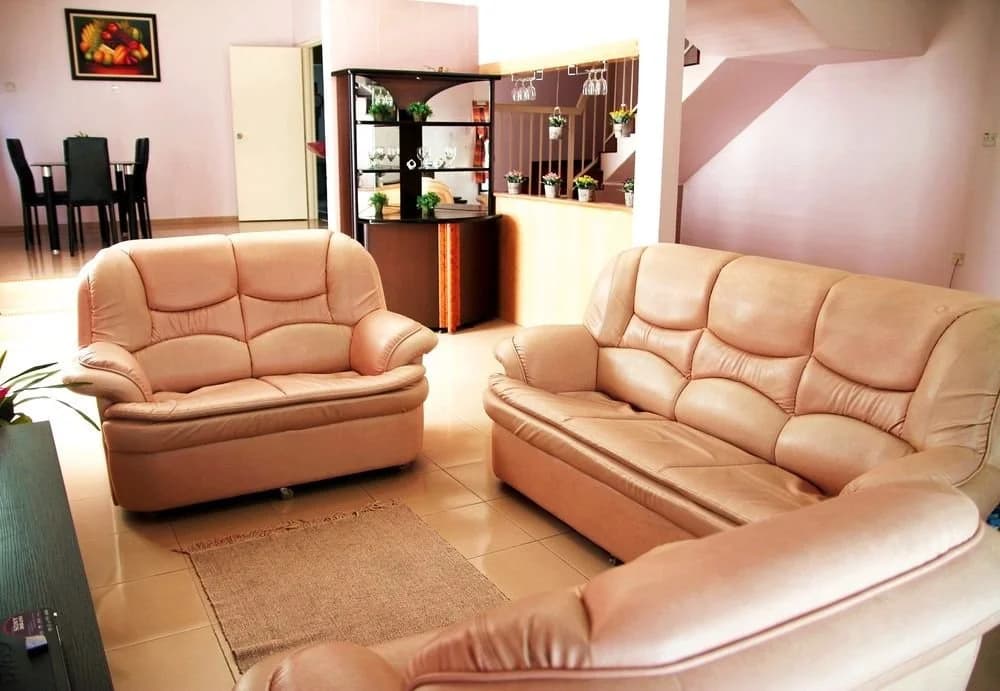 Airport Guesthouse - photo 2