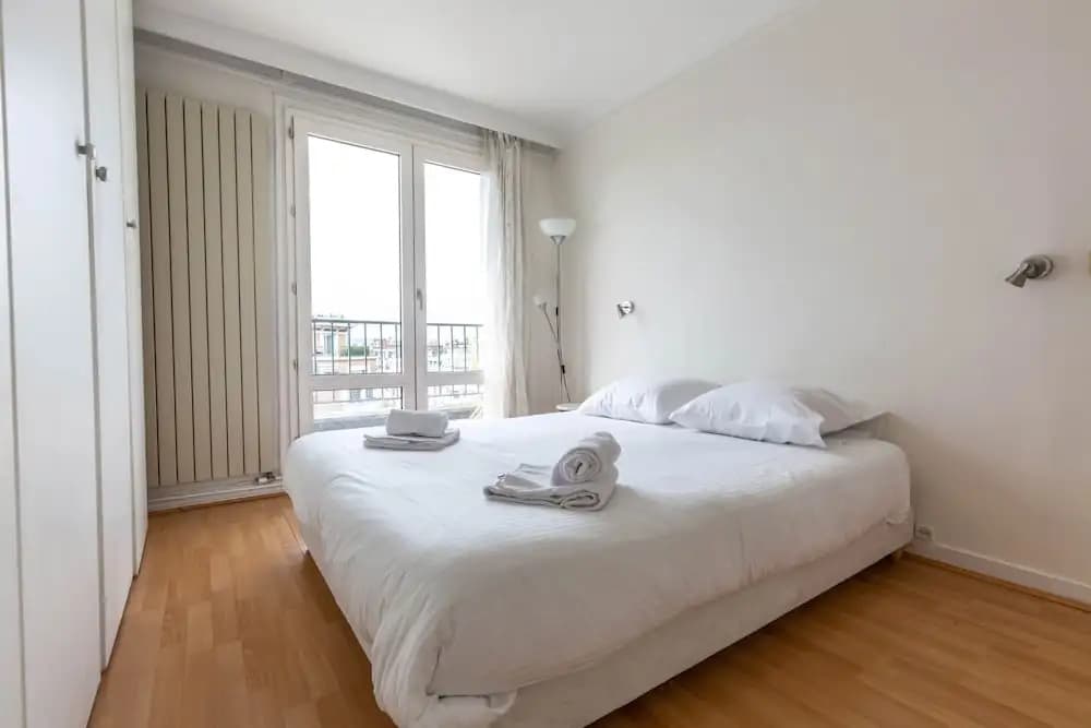 Amiral View Great 1 Bedroom Apartment in Paris - photo 2