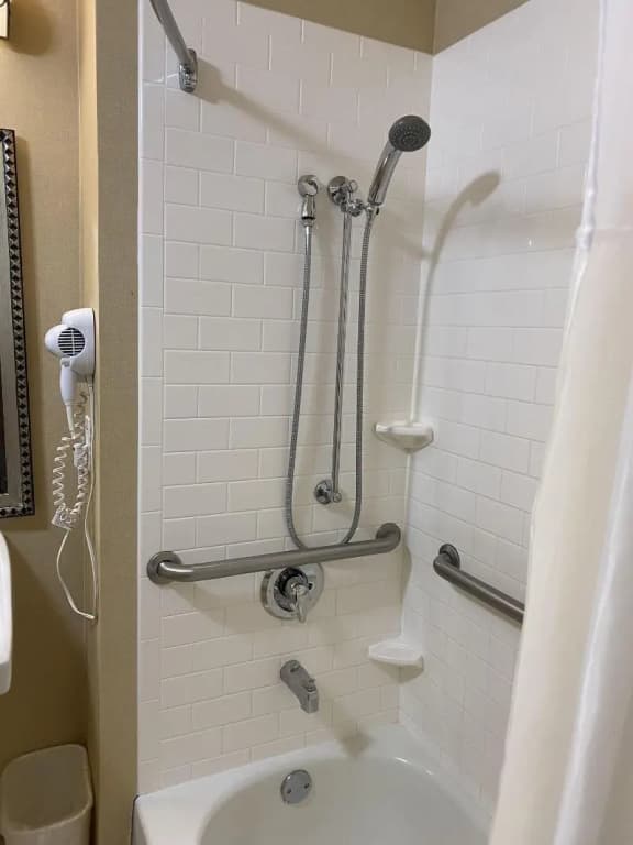 Royal Pacific Motor Inn - photo 14