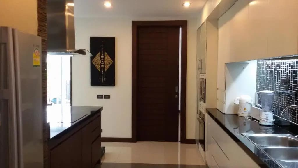 Karon Suite Apartment - photo 20