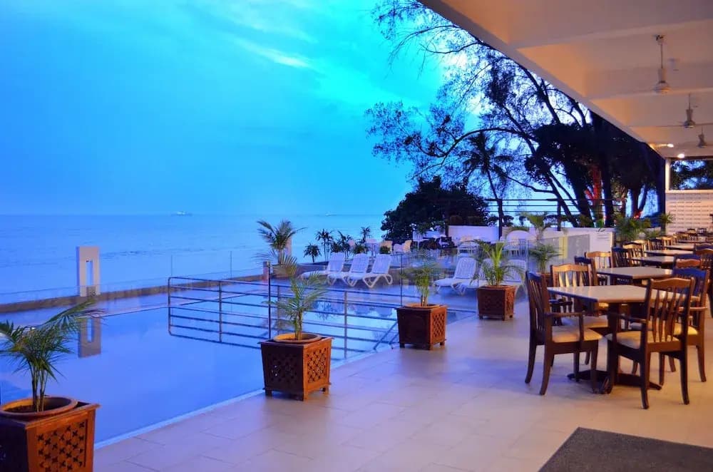 By the Sea @ Cozy Beachfront Home - photo 28