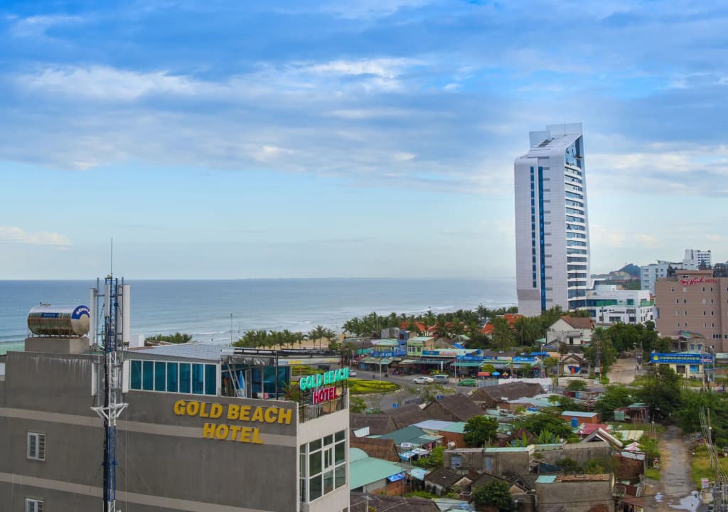 ELC Beach Hotel - photo 14