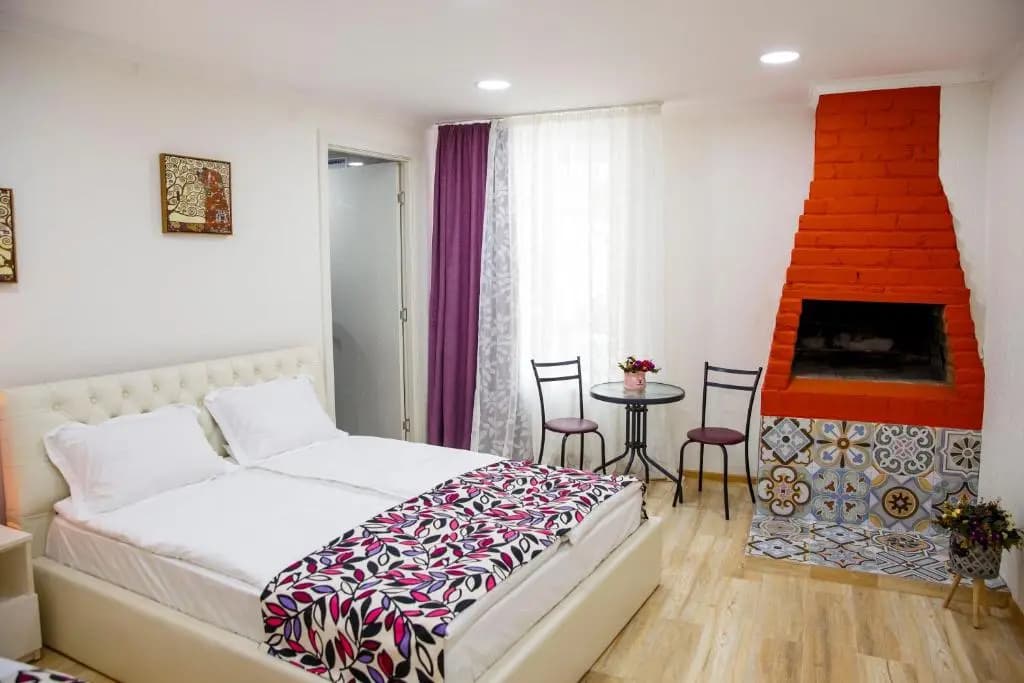 3 Rooms Hotel - main photo