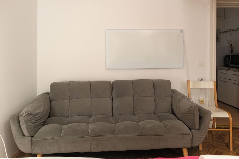 Affordable 1BR Flat for 5 Near Belvedere - photo 9